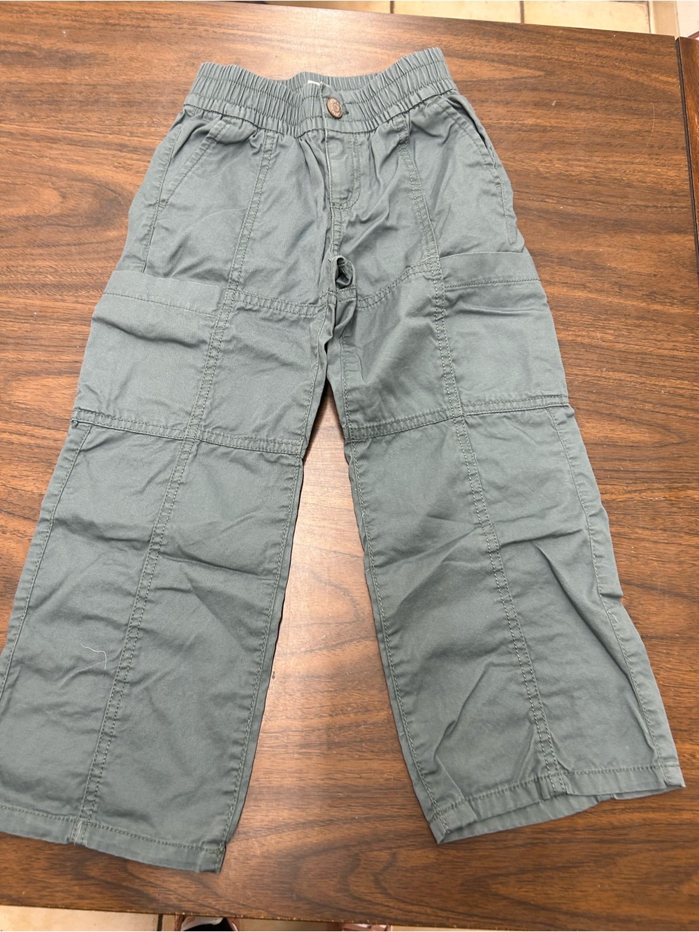 Preowned Excellent Condition Gap Kids Green Cargo Pants Size XS